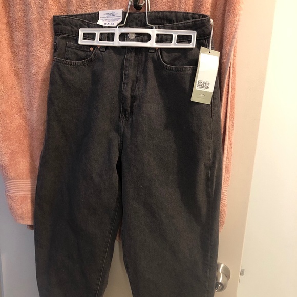 H&M black mom jeans - Picture 1 of 3